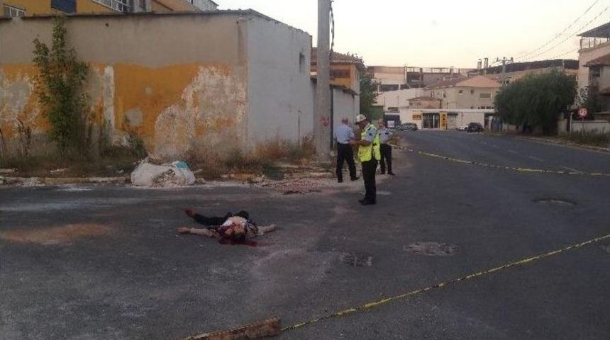 Forklifte &Ccedil;arpan Motosiklet S&uuml;r&uuml;c&uuml;s&uuml; Hayatını Kaybetti