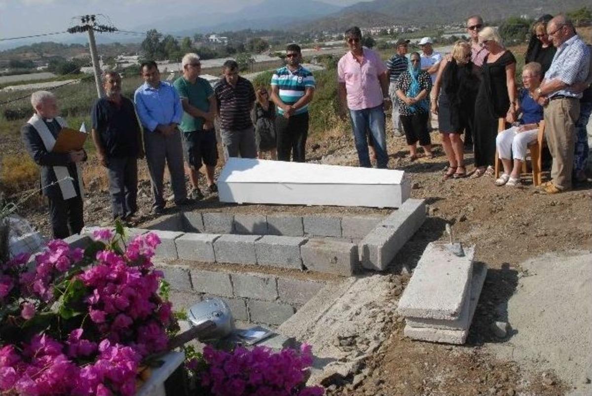 Vasiyeti &Uuml;zerine Son Yolculuğuna T&uuml;rk&uuml;yle Uğurlandı