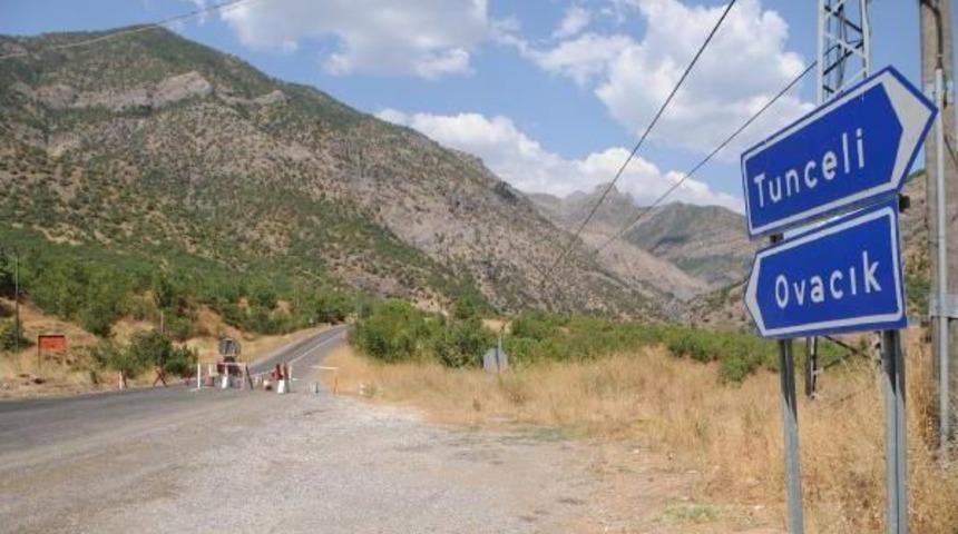 Tunceli Valiliği, Tunceli-Erzincan Ve Tunceli-Ovacık Karayollarını 3 S&uuml;reyle Ulaşıma Kapattı