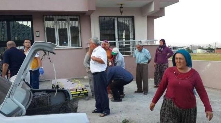 Otomobil, Park Halindeki Otomobile &Ccedil;arptı: 6 Yaralı