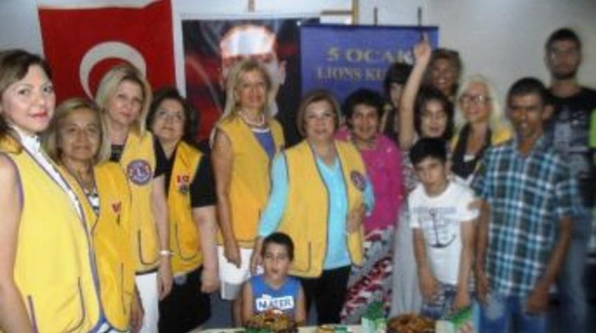5 Ocak Lions Kul&uuml;b&uuml;&rsquo;nden Engelli &Ouml;ğrencilere Kitap-kırtasiye Yardımı