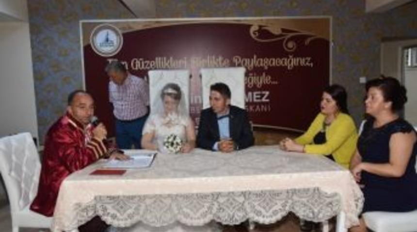 Rahmiye&rsquo;de İlk Nikahı &Uuml;z&uuml;lmez Kıydı