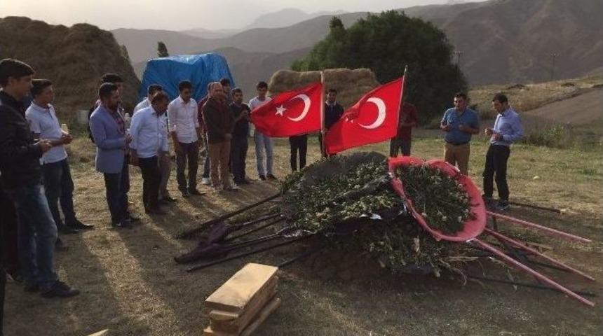 Erzurum Gen&ccedil;liği Şehit Ailesinin Acısını Dindirdi