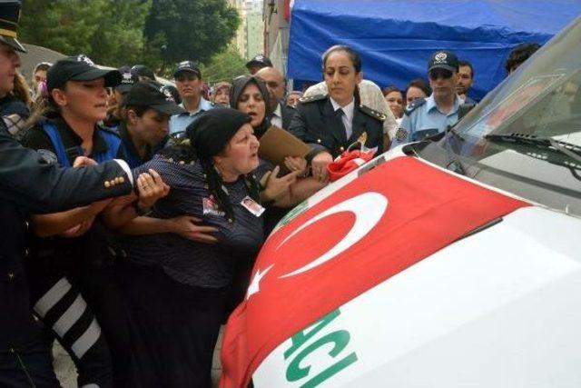 Şehit Ailelerine Acı Haberi Şehit Kızı Polis Müdürü Veriyor