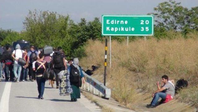 Suriyeliler Avrupa'ya Gitmek Için Edirne’Ye Akın Etti (2)