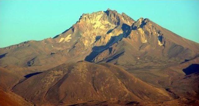 Extreme Heat Melts Years-Old Snow In Touristic Mount Erciyes In September