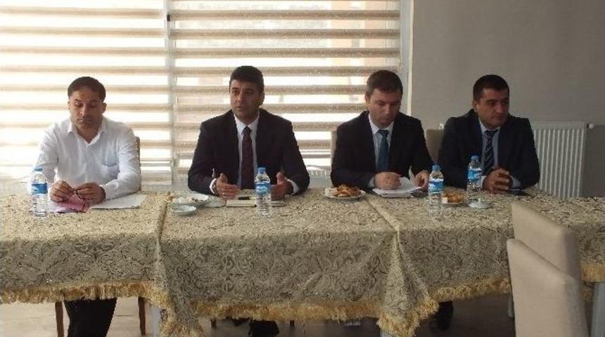 Malazgirt&rsquo;te Okul M&uuml;d&uuml;rleri Değerlendirme Toplantısı