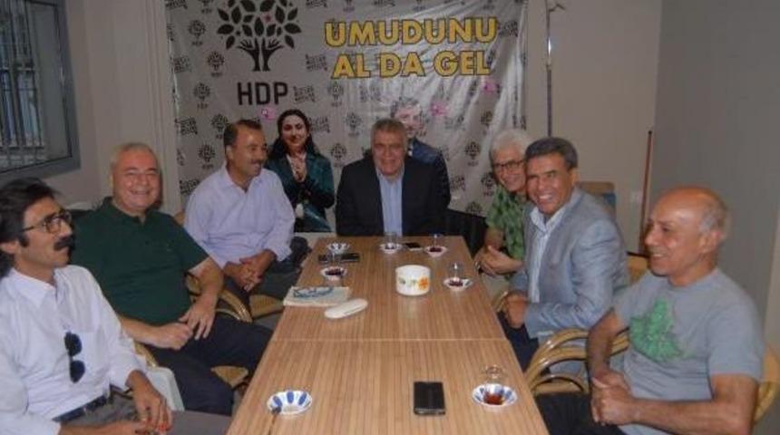 Hdp İzmir Milletvekili M&uuml;sl&uuml;m Doğan, Bakan Olduktan Sonra Sonra Ilk Kez Se&ccedil;ildiği Kenti Ziyaret Etti