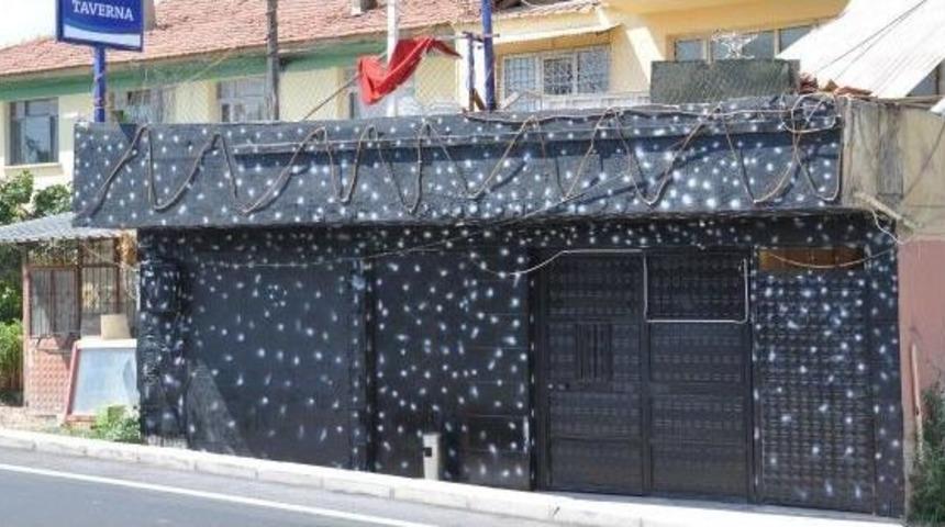 Eğlendiği Tavernanın Sahibi Tarafından &Ouml;ld&uuml;r&uuml;ld&uuml;