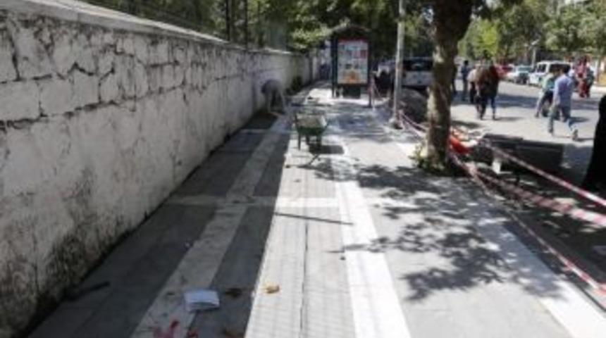 G&ouml;lbaşı Caddesinde Model Kaldırım &Ccedil;alışması