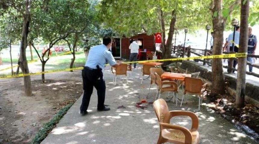 Hatay'da Bı&ccedil;aklı Kavga: 2 &Ouml;l&uuml;, 2 Yaralı