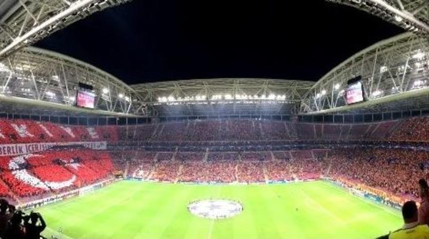 Arena’da Dev Kareografi