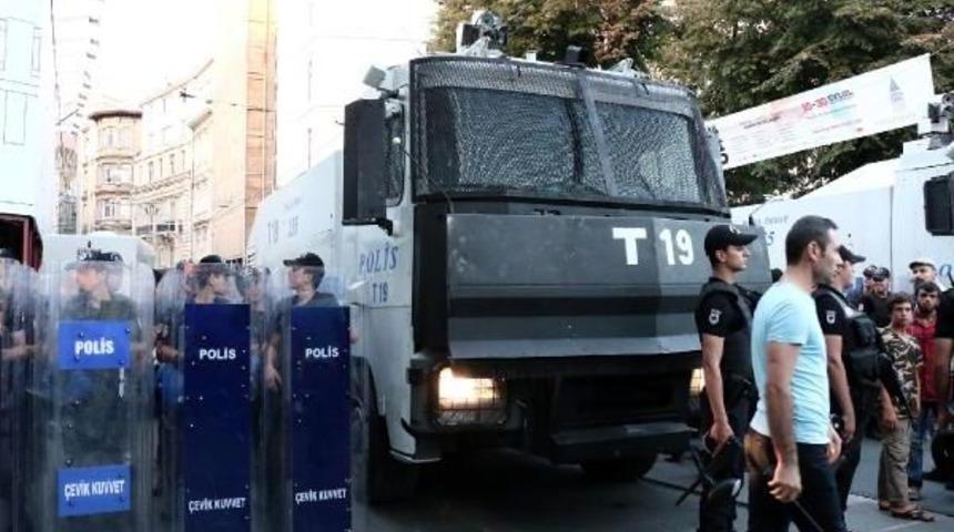 Avukatlardan Cizre I&ccedil;in Oturma Eylemi