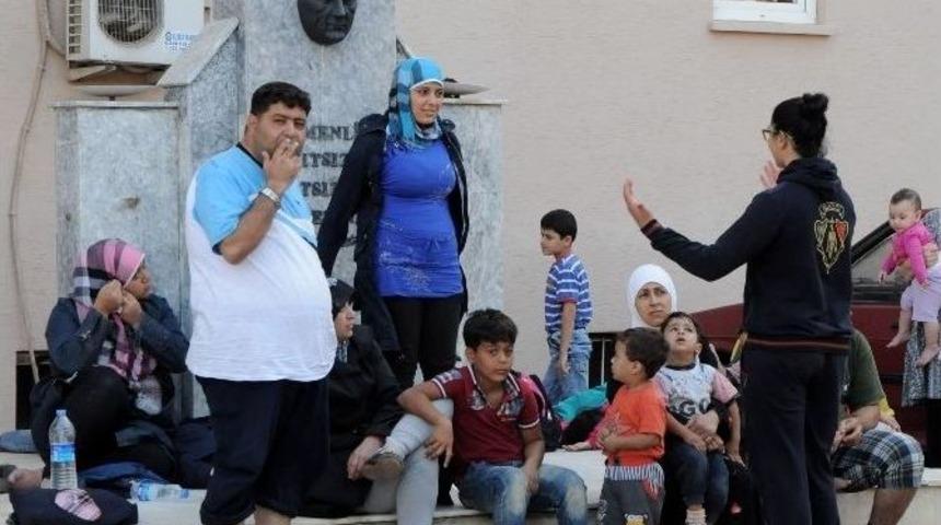 İtalya&rsquo;ya Gitmek İ&ccedil;in Sahilde Bekleyen 58 Suriyeli Yakalandı