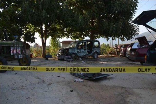 Hafif Ticari Ara&ccedil; Galeriye Daldı: 3 Yaralı 2