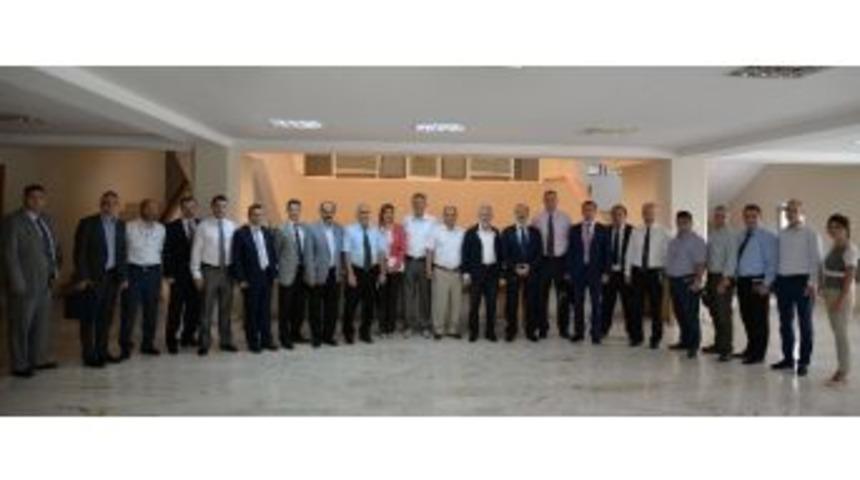 Rekt&ouml;rden Sanayiciye &lsquo;m&uuml;kemmeliyet Merkezi&rsquo; &Ccedil;ağrısı