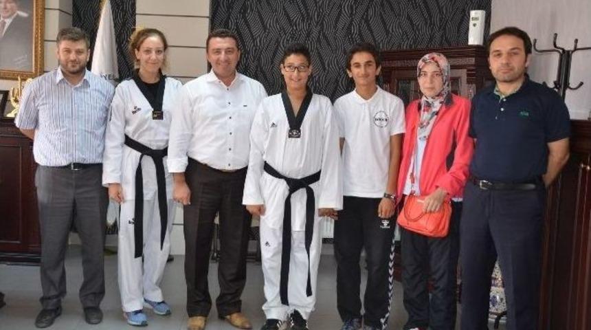 Başkan Bakıcı Başarılı Sporcuları Makamında Ağırladı