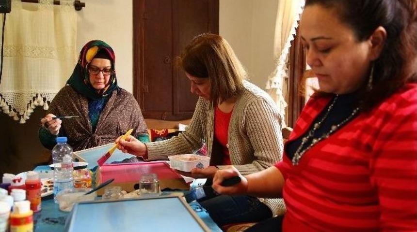 T&uuml;rk El Sanatları Tarihi Konaklarda Yaşatılıyor