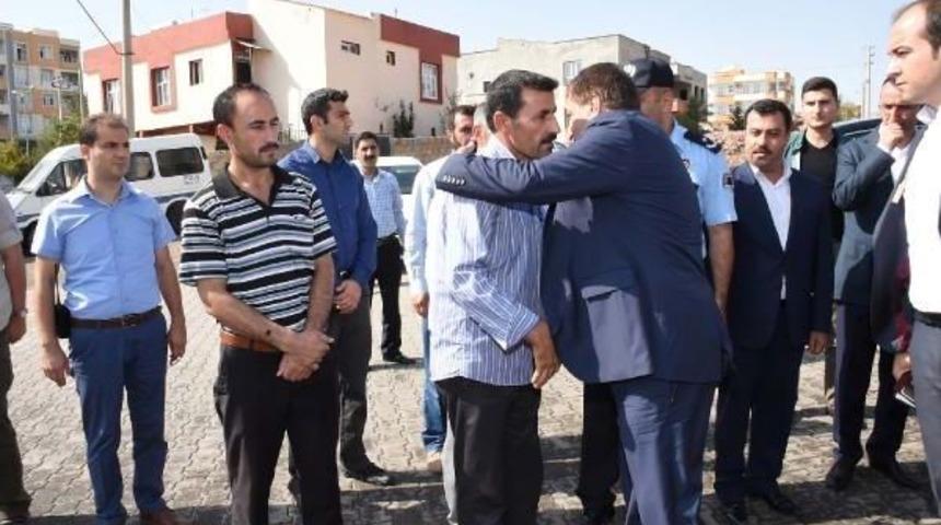 Vali K&uuml;&ccedil;&uuml;k, Şehit Polisin Taziyesine Katıldı