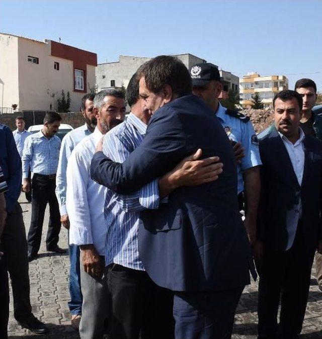 Vali Küçük, Şehit Polisin Taziyesine Katıldı