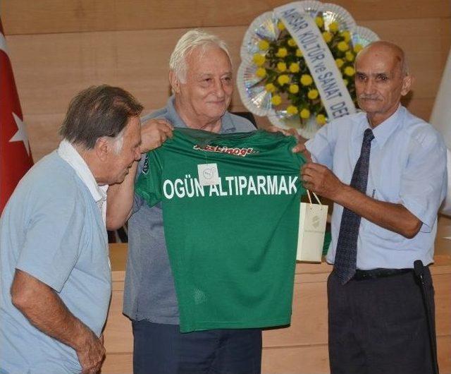 Akhisar’da Futbol Nostaljisi Programı