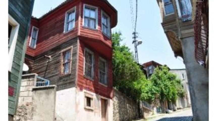 İzmit Belediyesi Tarihe Sahip &Ccedil;ıkıyor