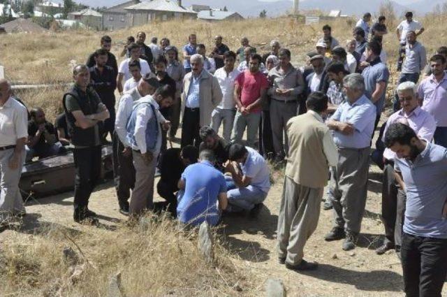 Hakkari'de Mayın Patlamasında Ölen Tutuklu Toprağa Verildi