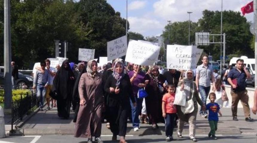 Kadınlar Toz Bezleriyle Isyan Etti: Tozdan &Ouml;lmek Istemiyoruz