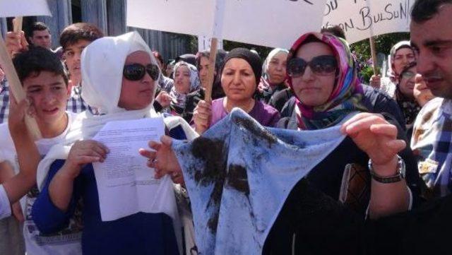 Kadınlar Toz Bezleriyle Isyan Etti: Tozdan &Ouml;lmek Istemiyoruz 2