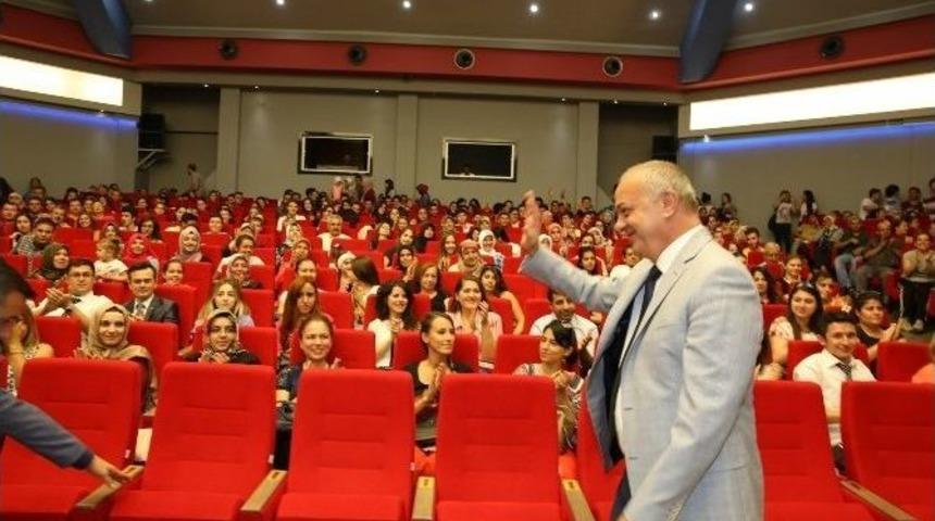 Başarılı Gen&ccedil;lere Başkan Morali