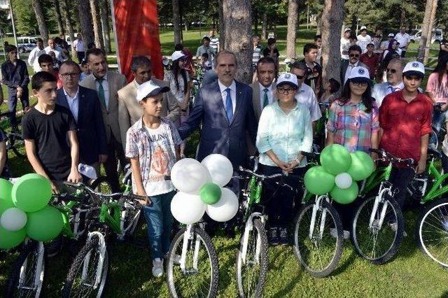 Büyükşehirden Şehit Ve Gazi Çocuklarına Bisiklet