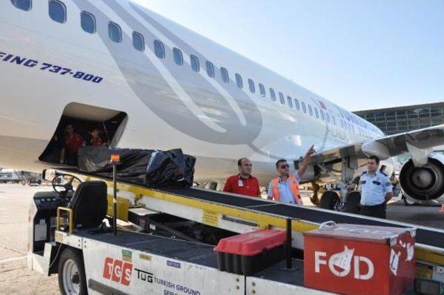 Wingsuit Kazasında &Ouml;len Dr. Mehmet Susam ın Cenazesi Getirildi 1