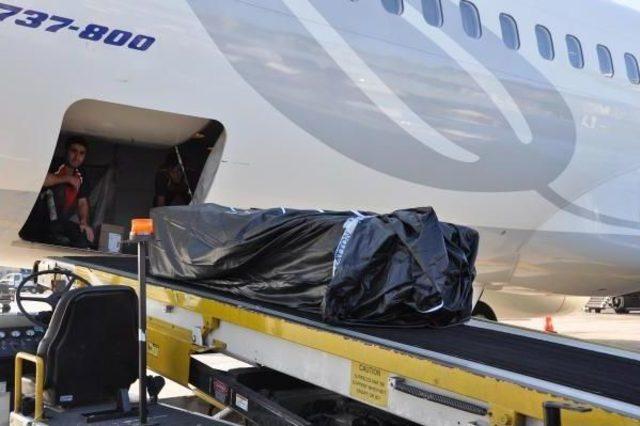 Wingsuit Kazasında &Ouml;len Dr. Mehmet Susam ın Cenazesi Getirildi 2