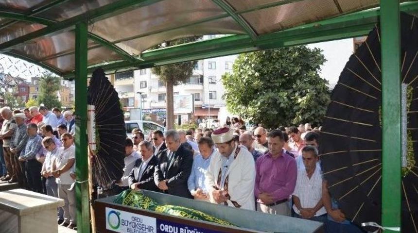 Sezgin &Ouml;ğretmen Son Yolculuğuna Uğurlandı