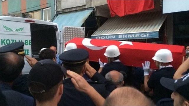 Şehit Polisin Cenazesi Baba Ocağında