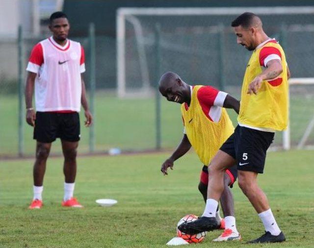 Yusuf Şimşek’Ten Futbolcularına Uyarı: Hızlı Oynayın, Her Yere Ayak Basın