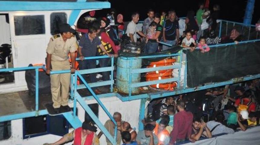 Manavgat&rsquo;Ta Deniz Yoluyla İtalya'ya Gitmek Isteyen 260 Suriyeli Yakalandı