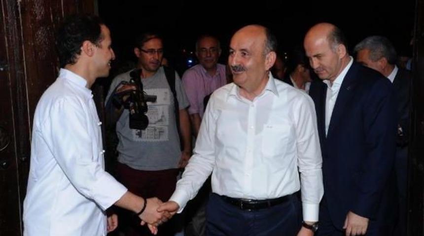 Sağlık Bakanı M&uuml;ezzinoğlu: "genel Merkeze Gidip Faruk &Ccedil;elik'in Bursa'dan Aday G&ouml;sterilme Isteği Faruk Beyi &Uuml;zm&uuml;şt&uuml;r"