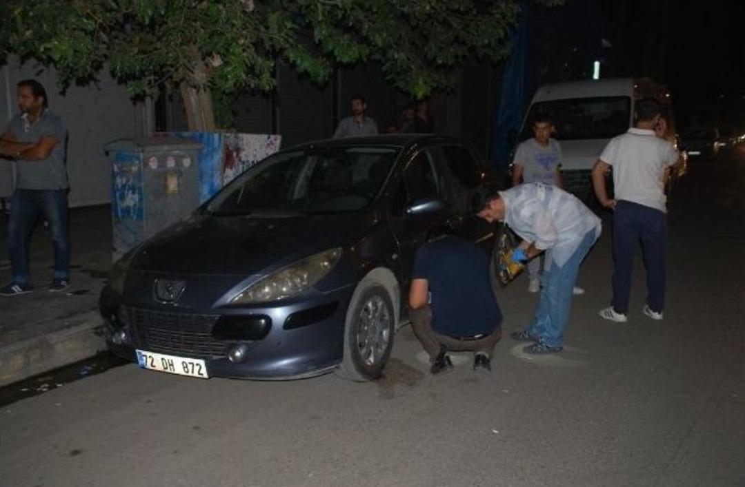 Bir Aracı Tarayan 4 Şahıs Polisten Ka&ccedil;arken Bile Saldırıya Devam Etti