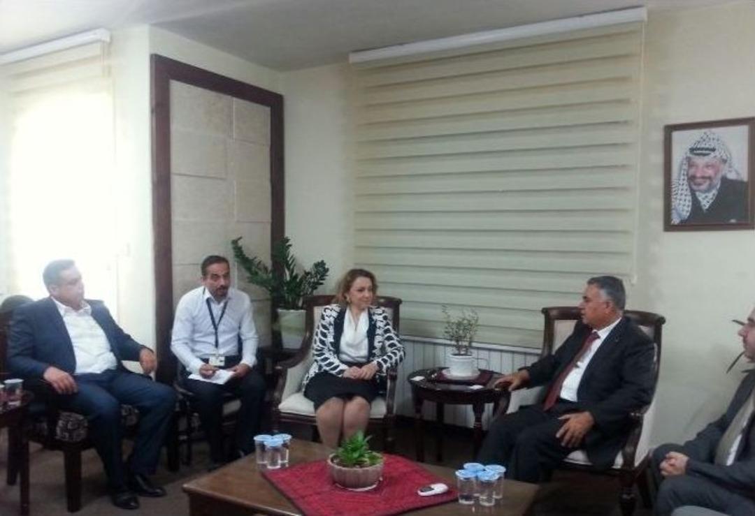 Nezaket Emine Atasoy, Filistin K&uuml;lt&uuml;r Bakanı Ziyad Ebu &Ouml;mer G&ouml;r&uuml;şt&uuml;