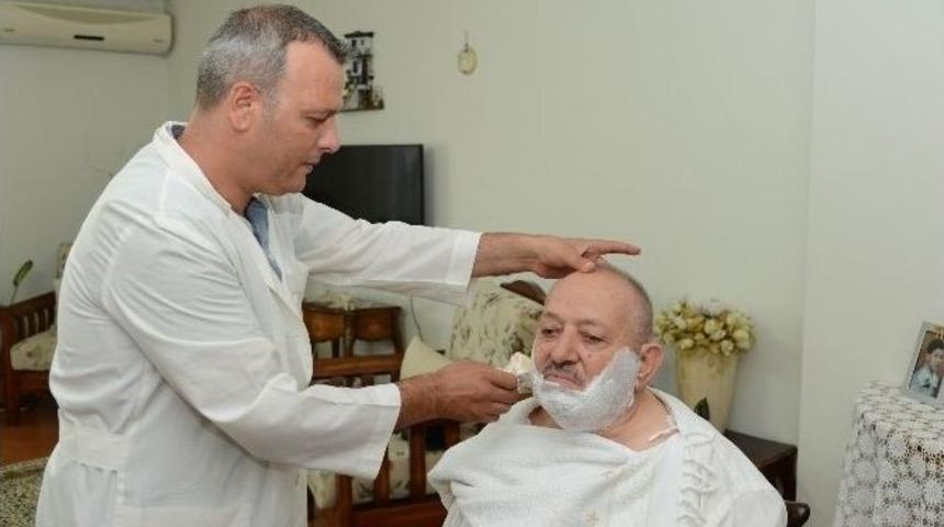 Yaşlı Ve Hastaların Evleri Bayrama Hazırlanıyor