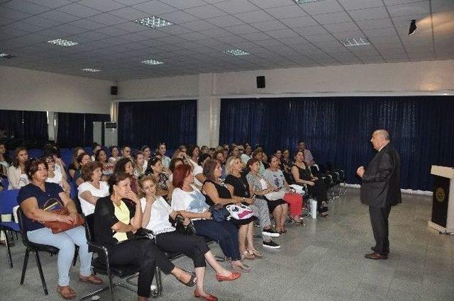 Gkv’de 21. Yüzyıl’da Öğretmen Olmak Konferansı