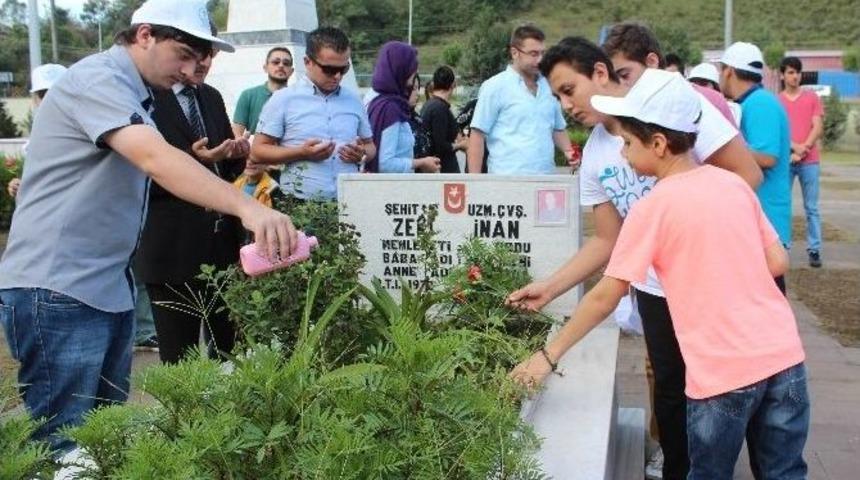 Gen&ccedil;lerden Şehitliğe Ziyaret