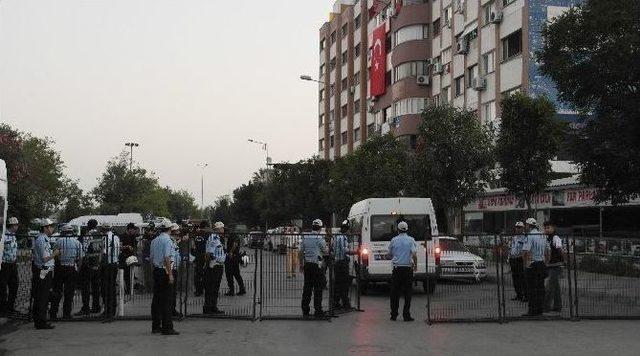 Salihli Hdp İlçe Binasında Polis Arama Yaptı 1