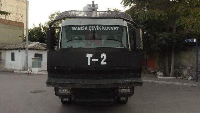 Salihli Hdp İlçe Binasında Polis Arama Yaptı 2