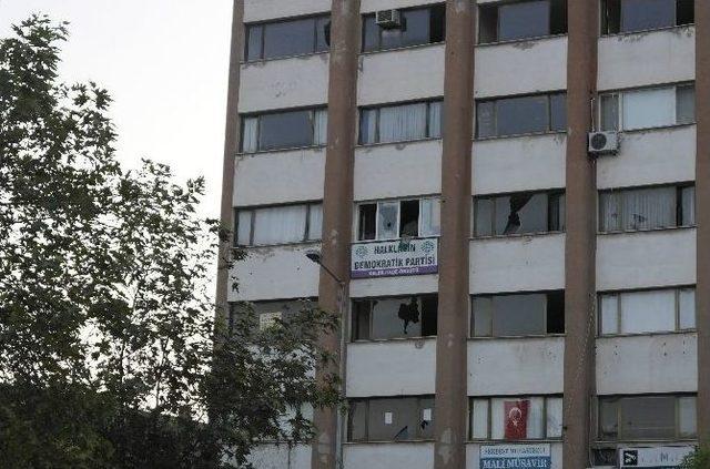 Salihli Hdp İlçe Binasında Polis Arama Yaptı 3