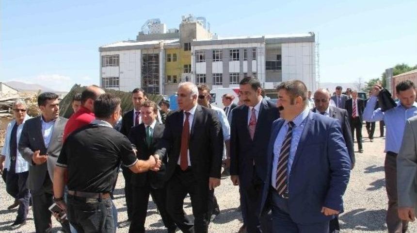 Vali Zorluoğlu, Karakoçan’ı Ziyaret Etti