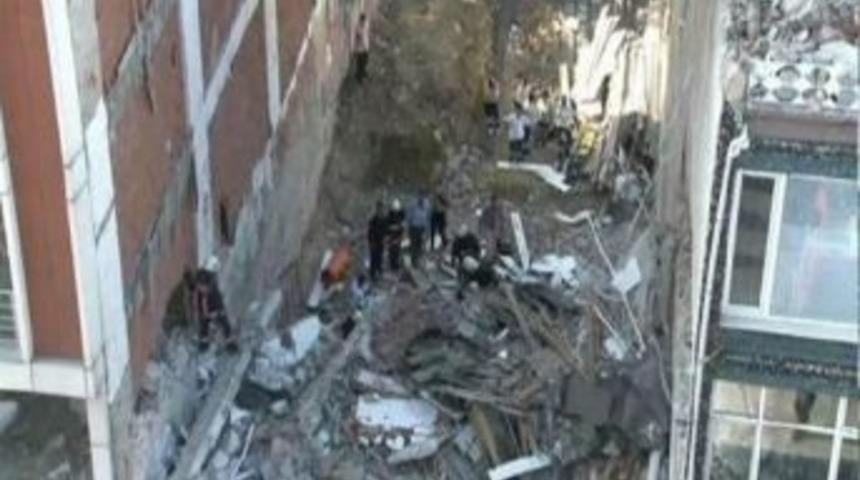 One Dead, Four Injured In Istanbul Building Collapse