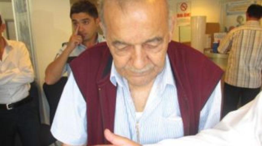 Yaşlı Adamın 50 Bin Lirasını Dolandırdılar