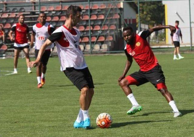 Eskişehirspor'da Kalecilere Nazar Değdi